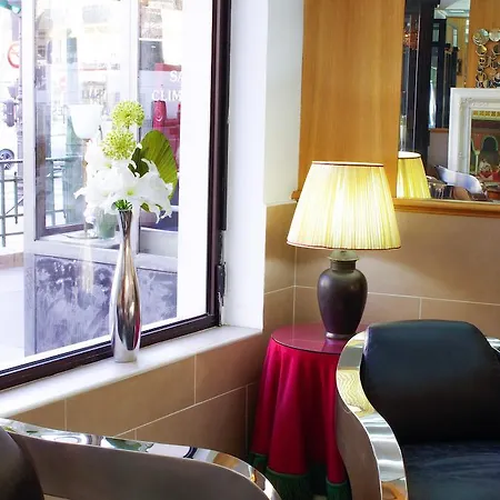 Du Flaneur 4* Parigi